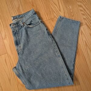 GAP Women's Faded Blue Straight-Leg Jeans